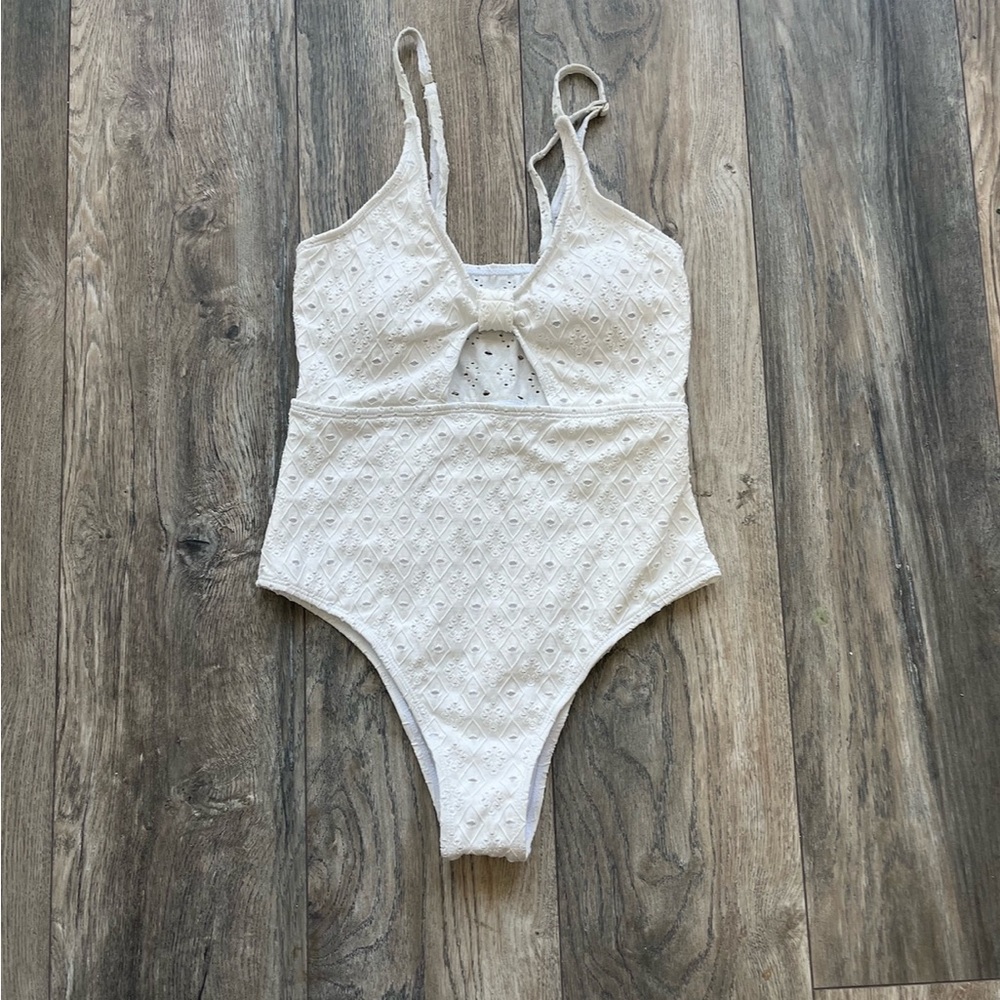 NWT Modern Hippi women’s Cream Eyelet One-Piece Swimsuit